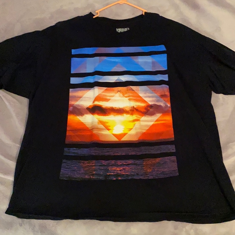 Black design shirt SIZE: MEDIUM